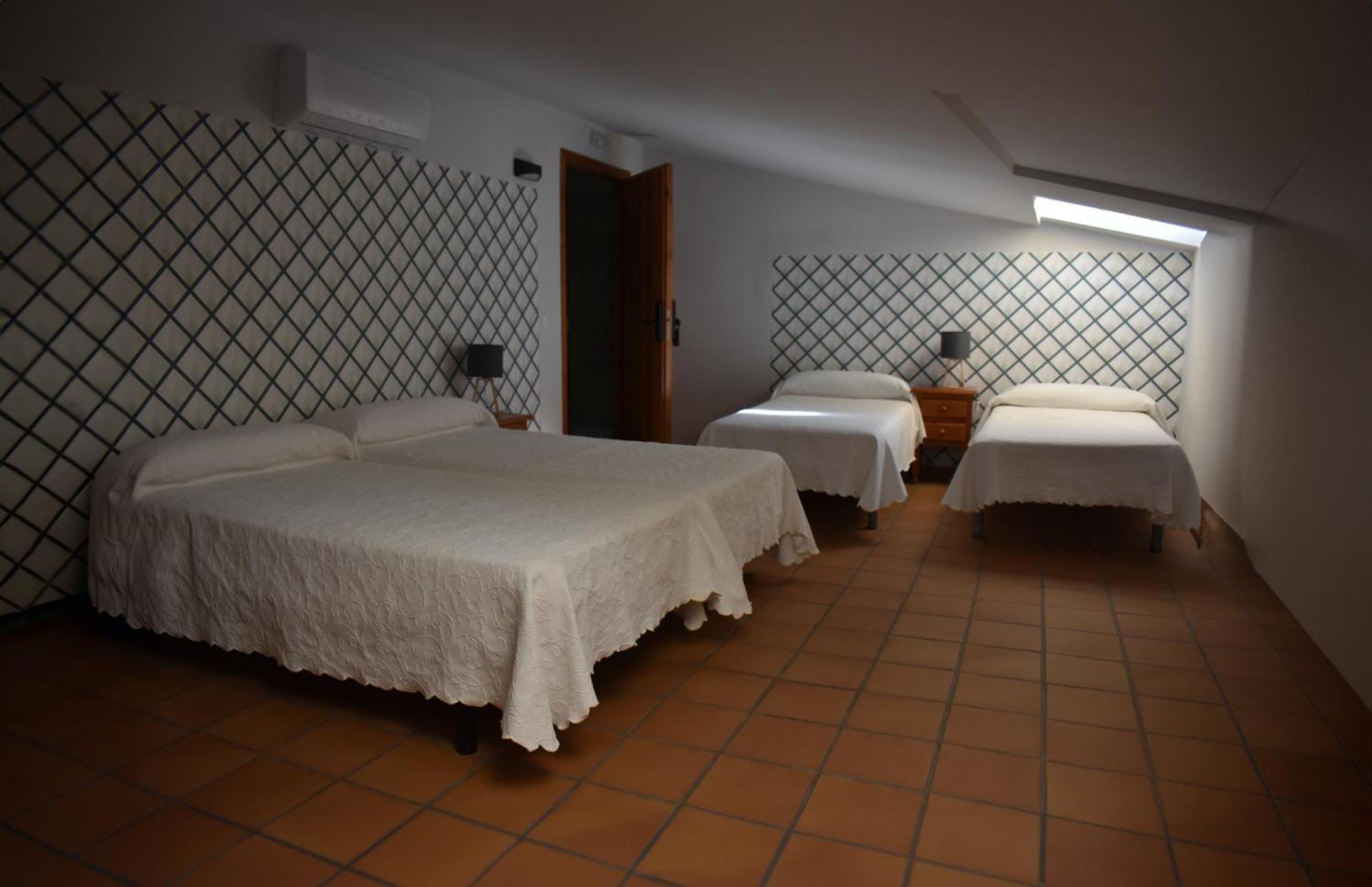 Hostal Altamira Guadalupe Гуадалупе Екстериор снимка